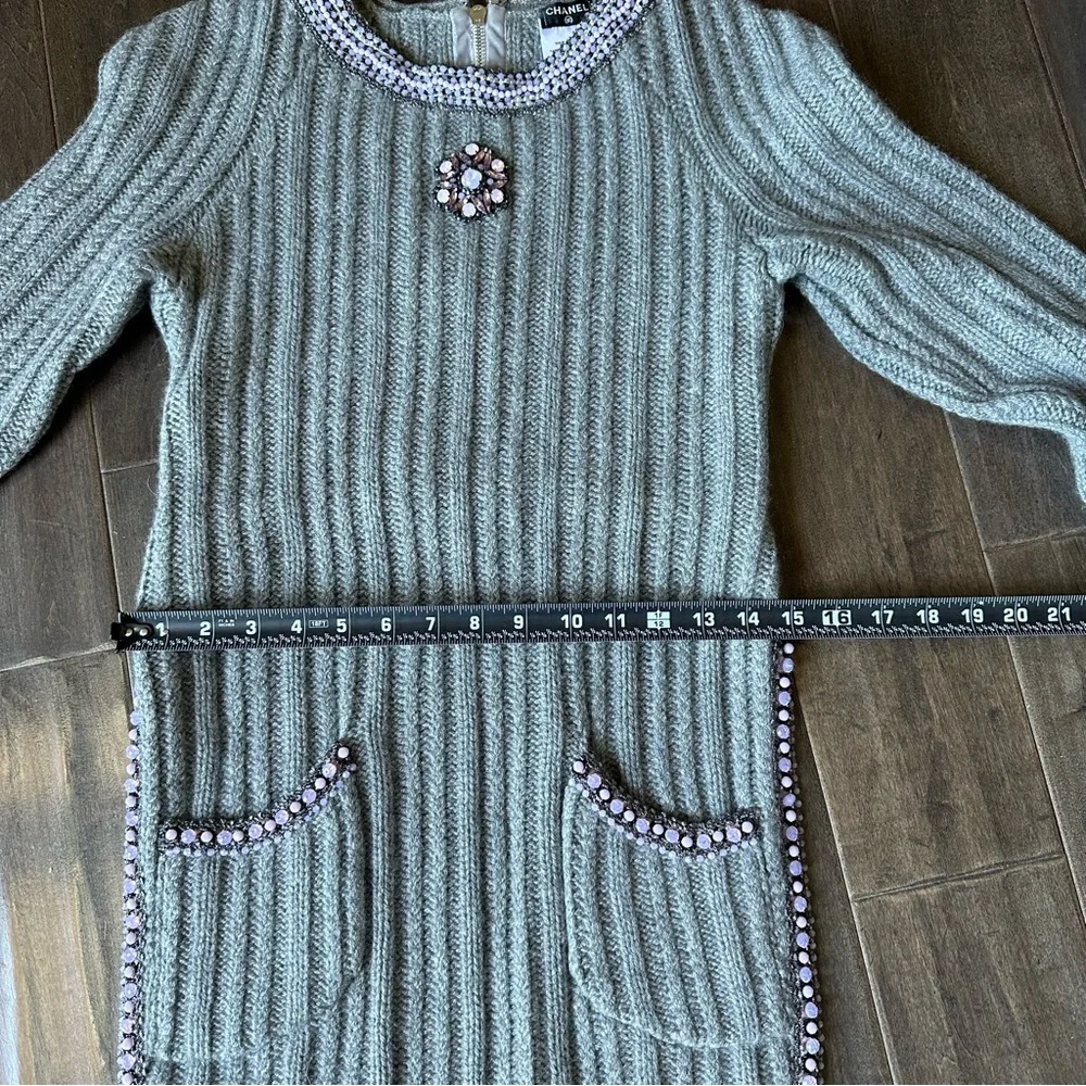 CHANEL Beaded Camellia Cashmere Apron Sweater🌸